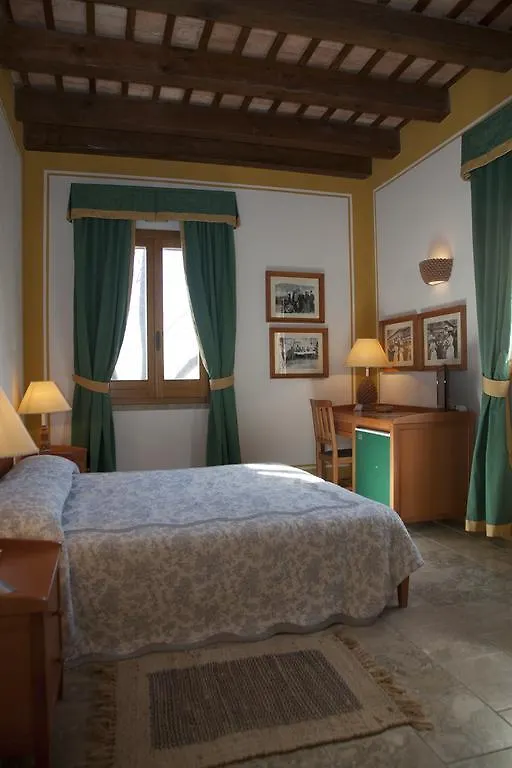 Guest house La Finestra Sul Sale Hotel San Leonardo